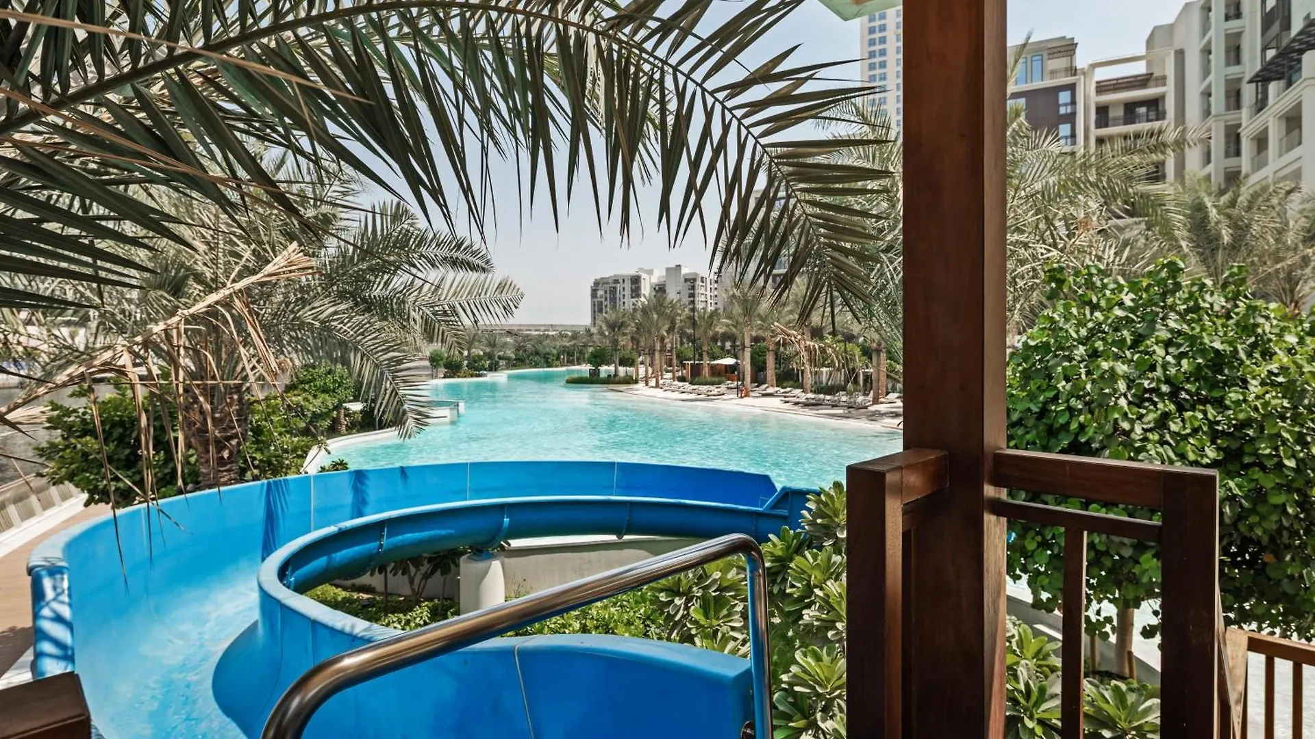 Skyline Vista 3-Bedroom Haven With Lagoon Retreat Dubaï Appartement