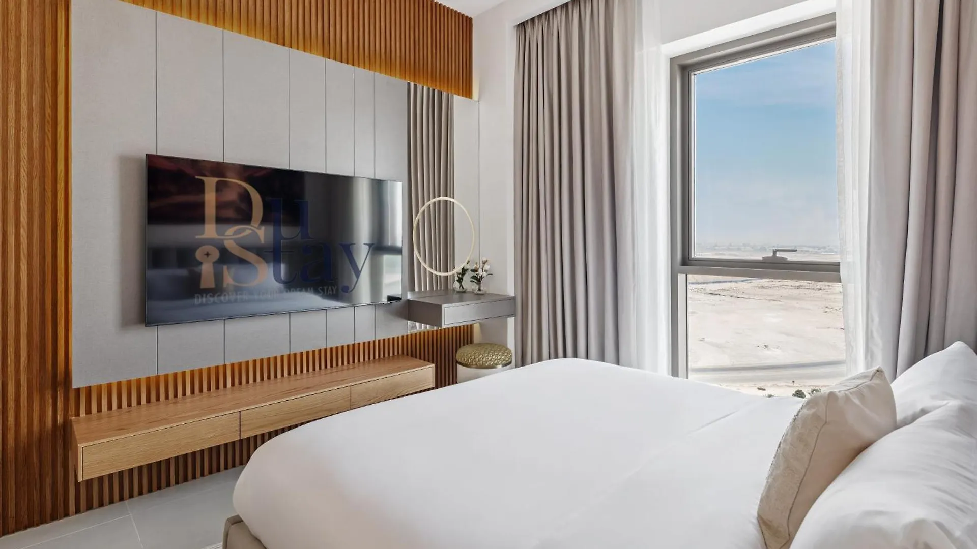 Skyline Vista 3-Bedroom Haven With Lagoon Retreat Dubaï